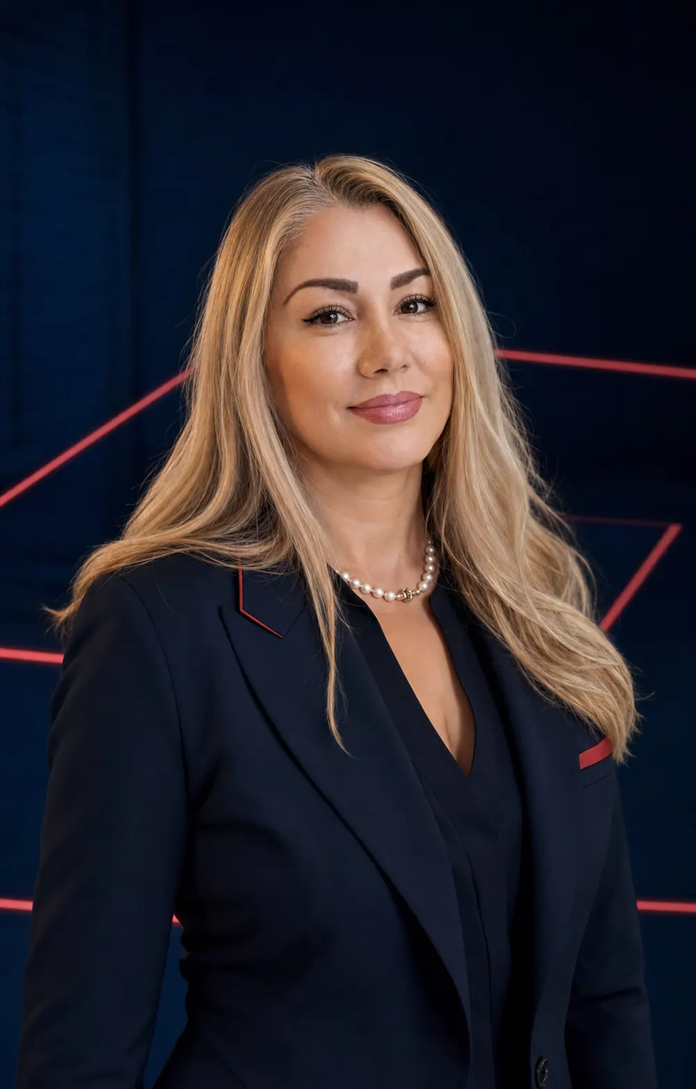 ELIZABETH GHERGHISAN, Licenciataria máster · Rumanía